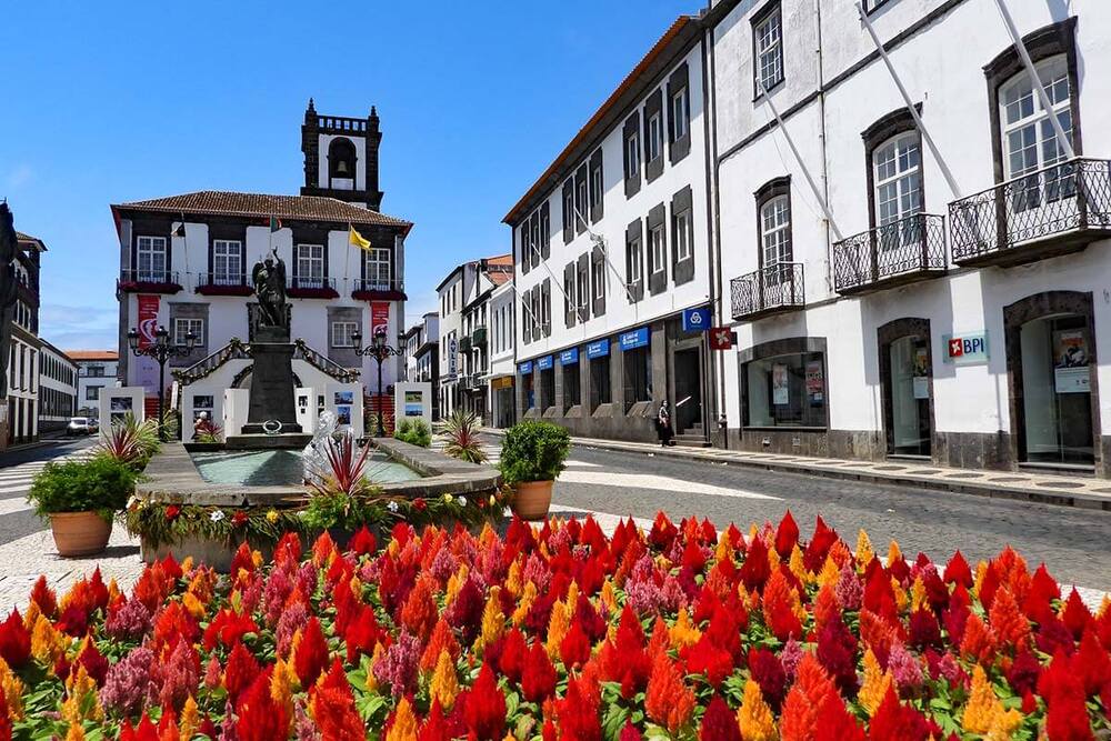 Top-places-to-see-and-things-to-do-in-Ponta-Delgada-Azores-Portugal
